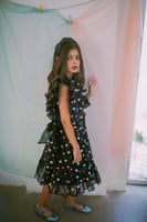 فستان النقط الذهبية