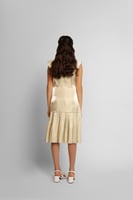 فستان بكسرات سفلية