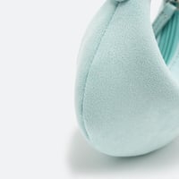 حقيبة باوتش