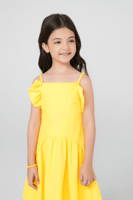 فستان بأكمام مكشكشة