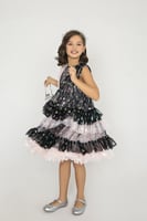 فستان الفراشات اللامعة