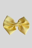 فيونكة بنقاط لامعة صفراء