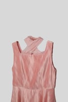 فستان كلوش مع تل ملتف على الرقبة