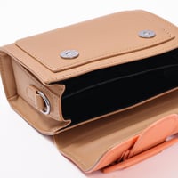 شنطة اللونين