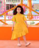 فستان الكاروسيل الأصفر