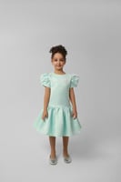 فستان بكم مميز من طبقتين وزم من الأسفل