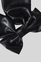 فيونكة جلدية اسود