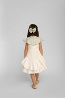 فستان بقطعة علوية وطبقتان من الكشكشة