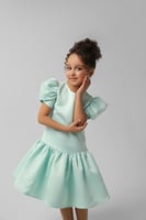 فستان بكم مميز من طبقتين وزم من الأسفل