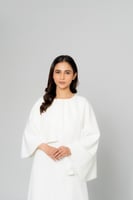 فستان مطرز مع رداء