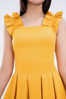 فستان كسرات بأكمام مزمومة