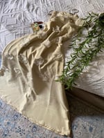 فستان كت مزين بورود