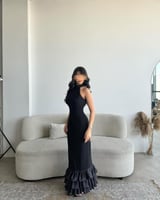 فستان اسود ناعم