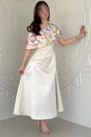 فستان ناعم للعيد مزين ورود ملونه