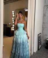 فستان سهرة بقصه أنيقه