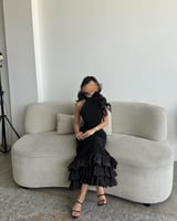 فستان اسود ناعم