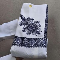 اشمغه كشميري بتصميم راقٍ تناسب جميع الوان الثيابات