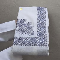 اشمغه كشميري بتصميم راقٍ تناسب جميع الوان الثيابات