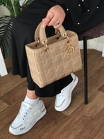 حقيبة نسائية ماركة ديور مع الحذاء بوكس نسائي هدية...