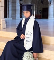 عبايات تخرج لون كحلي