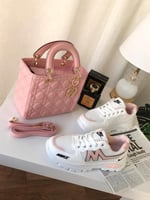 طقم نسائي ماركة ديور حقيبة بناتي مع الشوز وعطر ديو...