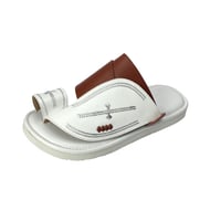 حذاء رجالي لون أبيض تطريز زري