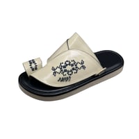 حذاء رجالي بيج على رمادي