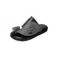 حذاء رجالي لون رمادي