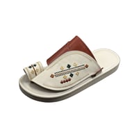 حذاء رجالي تطريز كريمي