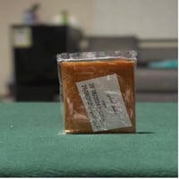 ‏قمر الدين بنكهة المانجا حامض حلو