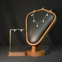 طقم شوكر أنيق بتفاصيله الدقيقه ولمعانه الساحر