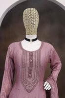 اللون يحكي فخامة