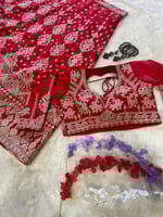 ساري عروس أحمر فاخر بتطريز هندي