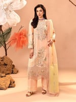 أناقة دافئة لون لحمي