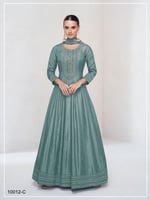 اللون يحكي فخامة