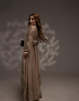 لمسة الملوكية بلون الرمال الراقية