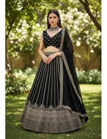 اسود ليلي مطرز بالذهبي