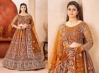 ساري وهج الغروب وعمق السماء