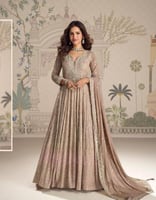 جلابية هندية مطرزة بلمسة رومانسية فاخرة