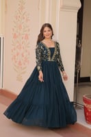 طقمك اسلوبك حين اللون هو كل الحكاية