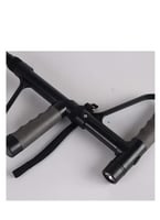 عصا عكاز للمشي مع مسند للوقوف مزود بكشاف قابل للطي