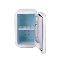 ثلاجة مستحضرات تجميل صغيرة