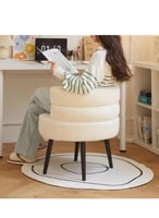 كرسي تسريحة بلمسة جمالية انيقة