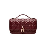 RED احمر