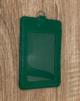 حامل بطاقة خاص بموظفين الأمانات