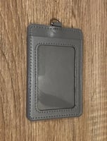 حامل بطاقة خاص بموظفين الأمانات