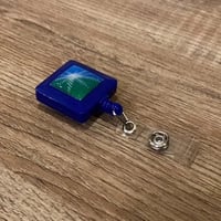 تعليقة بلاستيك مربع لون أزرق