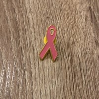 بروش رمز الحماية معدن دبوس ( عرض 1.5سم ارتفاع 3سم...