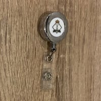 تعليقة بطاقة عمل لون فضي دائري ( بلاستيك ) 20 مل