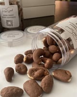 عبوة دروجيه المكسرات (بيكان - كاجو - لوز) والمغطاة...